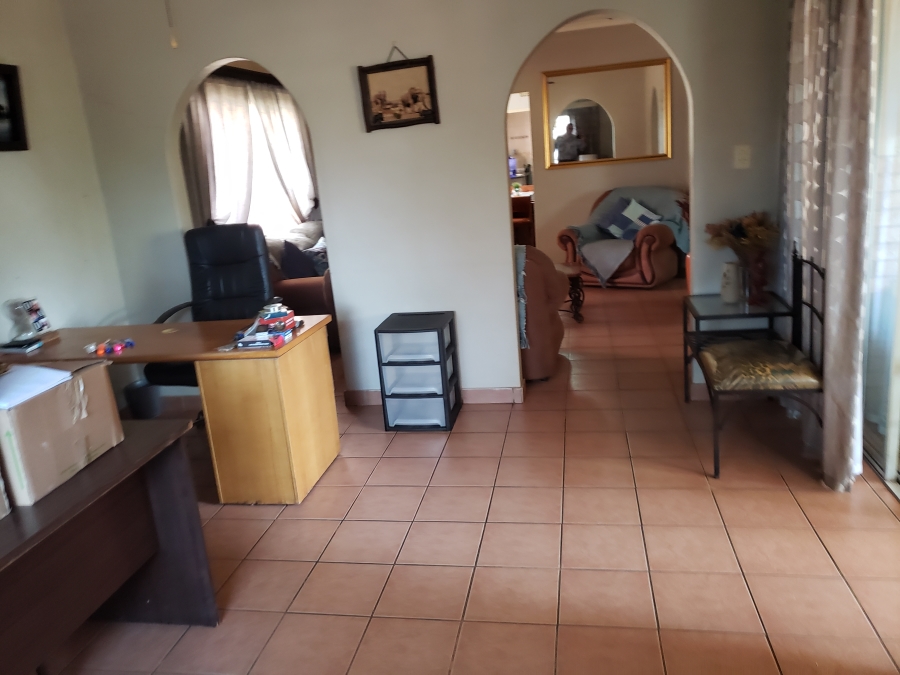 4 Bedroom Property for Sale in Geelhoutpark North West